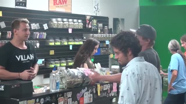 Fake_Employee_At_Marijuana_Shop_Prank!